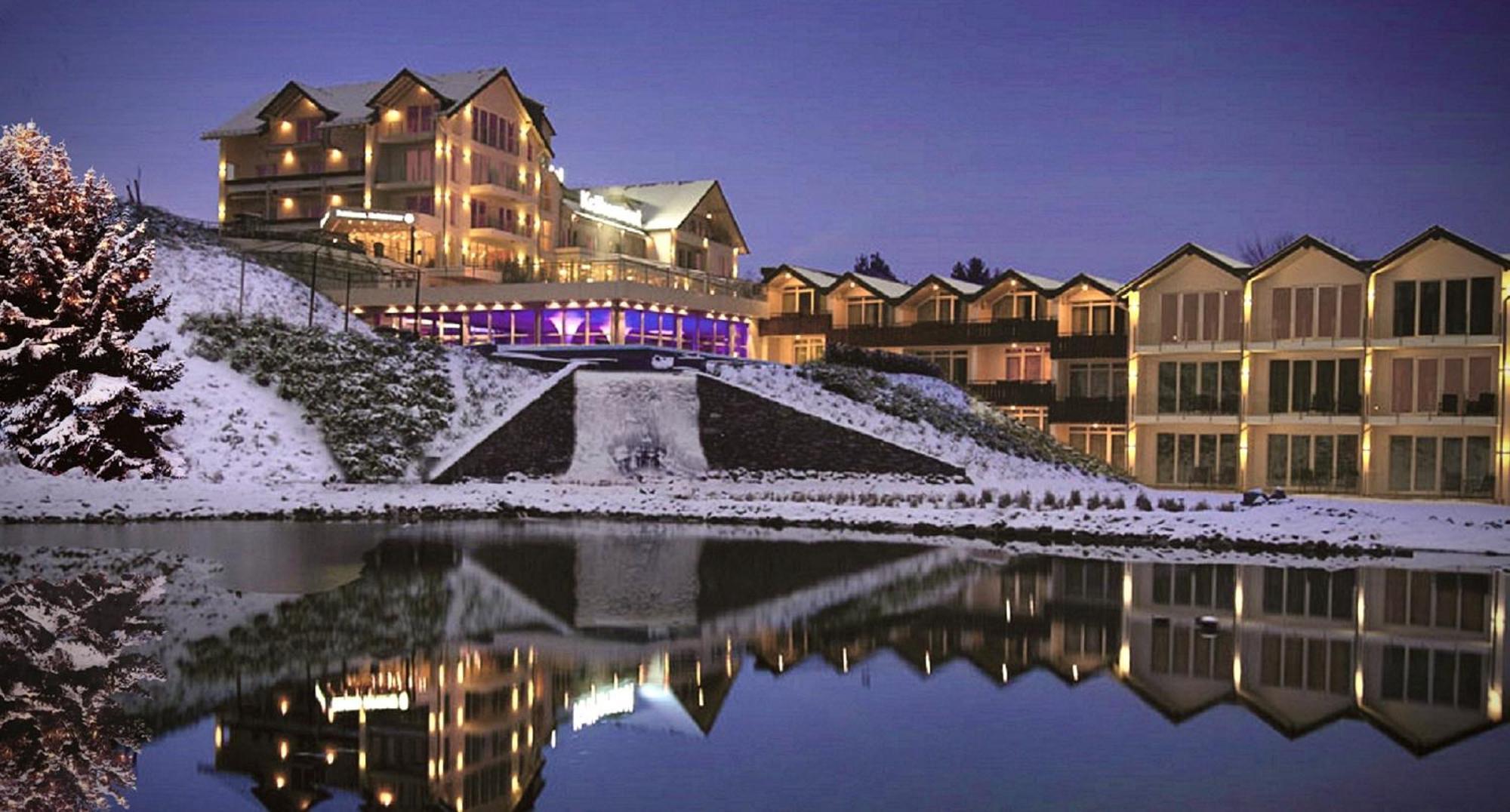 Moselstern Parkhotel Kraehennest เลิฟ ภายนอก รูปภาพ
