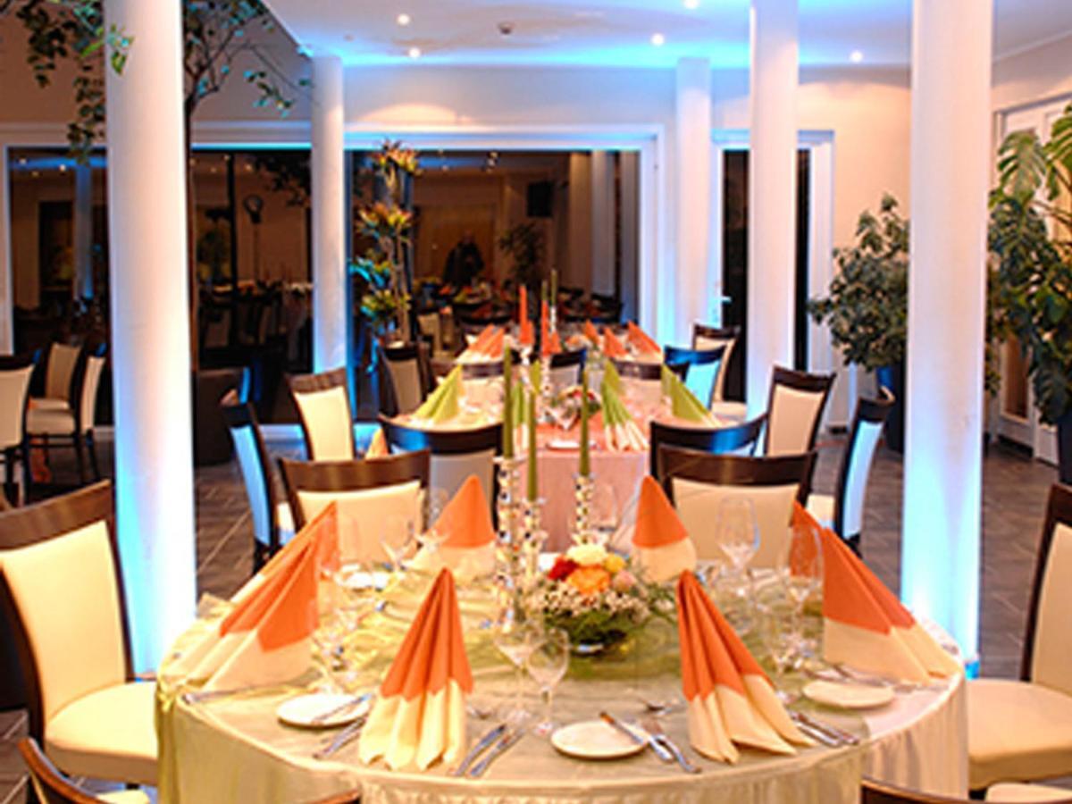 Moselstern Parkhotel Kraehennest เลิฟ ภายนอก รูปภาพ