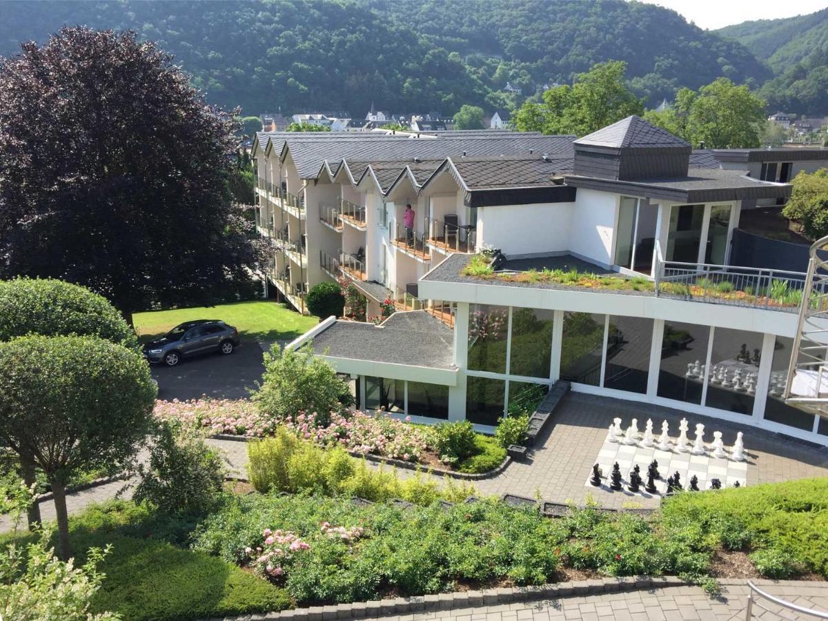 Moselstern Parkhotel Kraehennest เลิฟ ภายนอก รูปภาพ