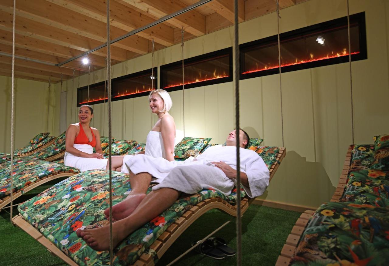 Moselstern Parkhotel Kraehennest เลิฟ ภายนอก รูปภาพ